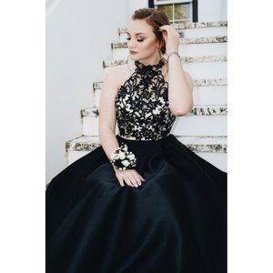 Black Sherri Hill prom dress